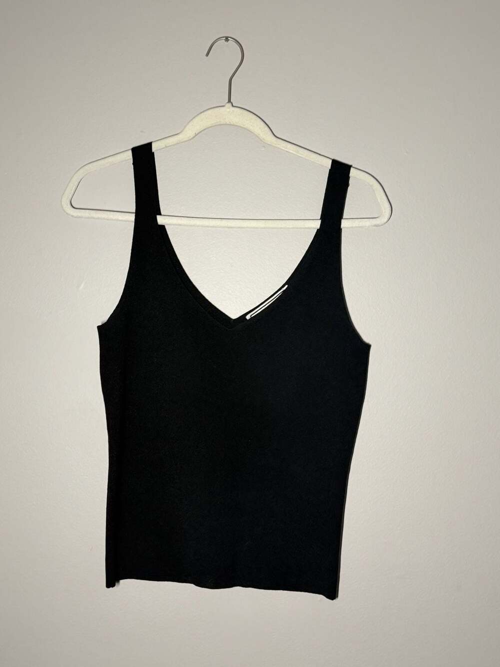 Carlisle Black V-Neck Rayon Blend Knit Tank Top Size M